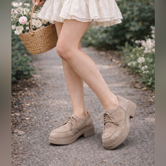 ZARA x Clarks Taupe Suede Platform Loafers EU 36/US 6 Granny Cottagecore Neutral - Picture 3 of 9